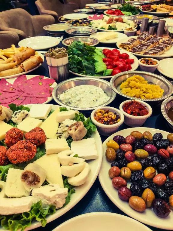 هتل روا ورلد وان